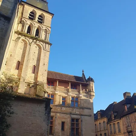 La Perle Medievale * サルラ・ラ・カネダ